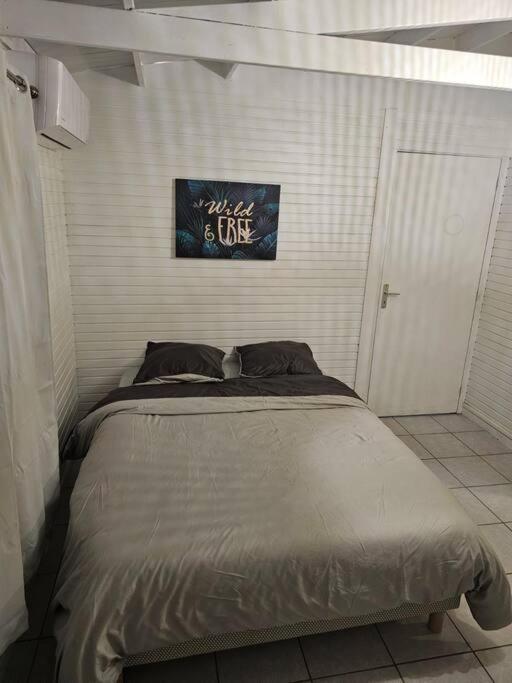 Sweet Colibri Apartment Saint-Pierre Екстериор снимка
