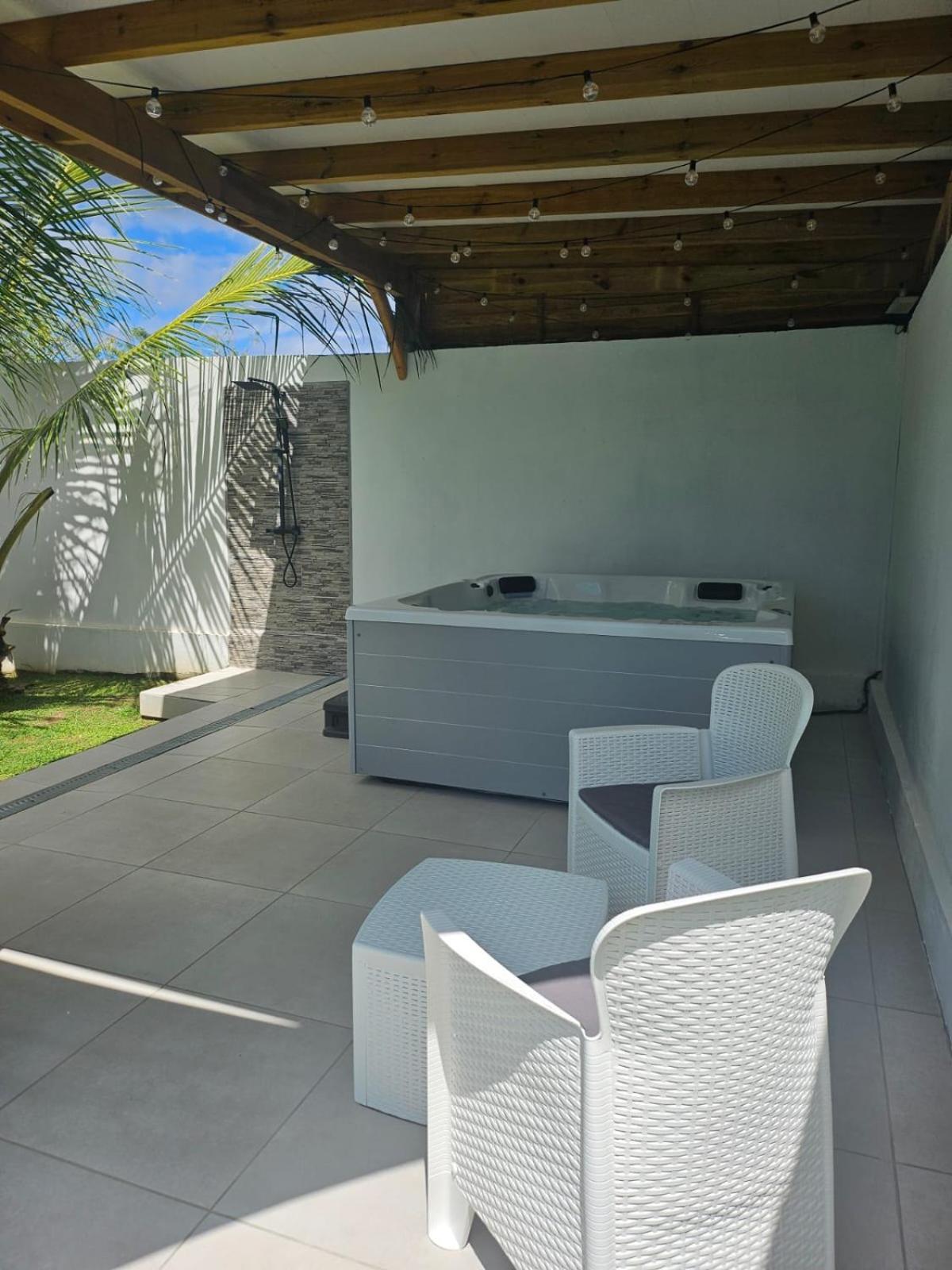 Sweet Colibri Apartment Saint-Pierre Екстериор снимка